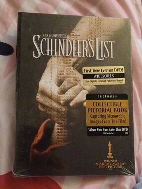 Schindler's List DVD Widescreen with Collectible Pictorial Book